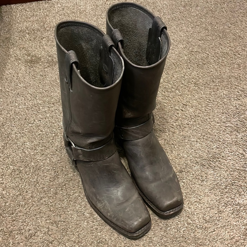 Frye Harness 12R Gray Boots